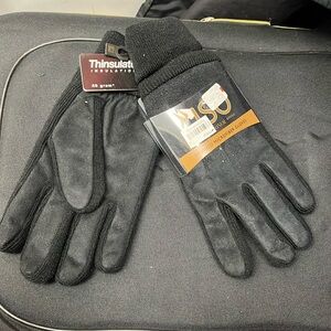 Winter is coming and be ready with these beautiful brand new gloves!